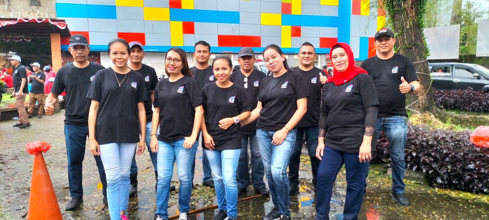 Meriahkan HUT Kota Ambon, Perangkat Desa Hunuth Ikut Lomba Gerak Jalan